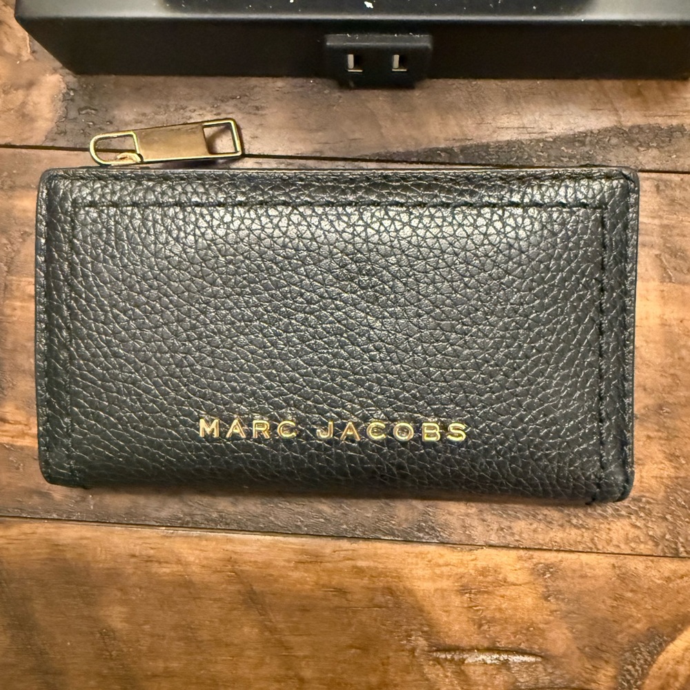 (USED-LIKE NEW) Marc Jacobs Black Leather Wallet, bought in 2025